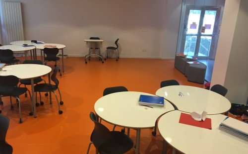 COLEGIO BRITÁNICO: funcionalidad, color, alegría y versatilidad