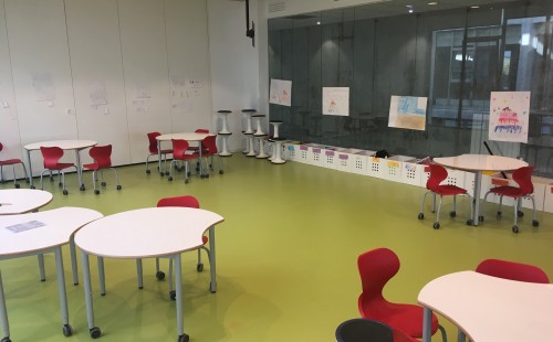 COLEGIO BRITÁNICO: funcionalidad, color, alegría y versatilidad